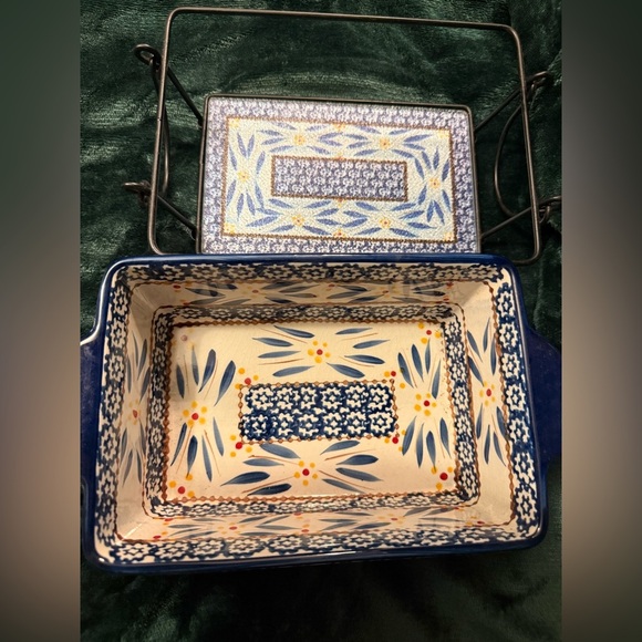 Temptations by Tara old world blue 1.5 qt rectangular baking dish. 3 Pieces - Picture 2 of 5